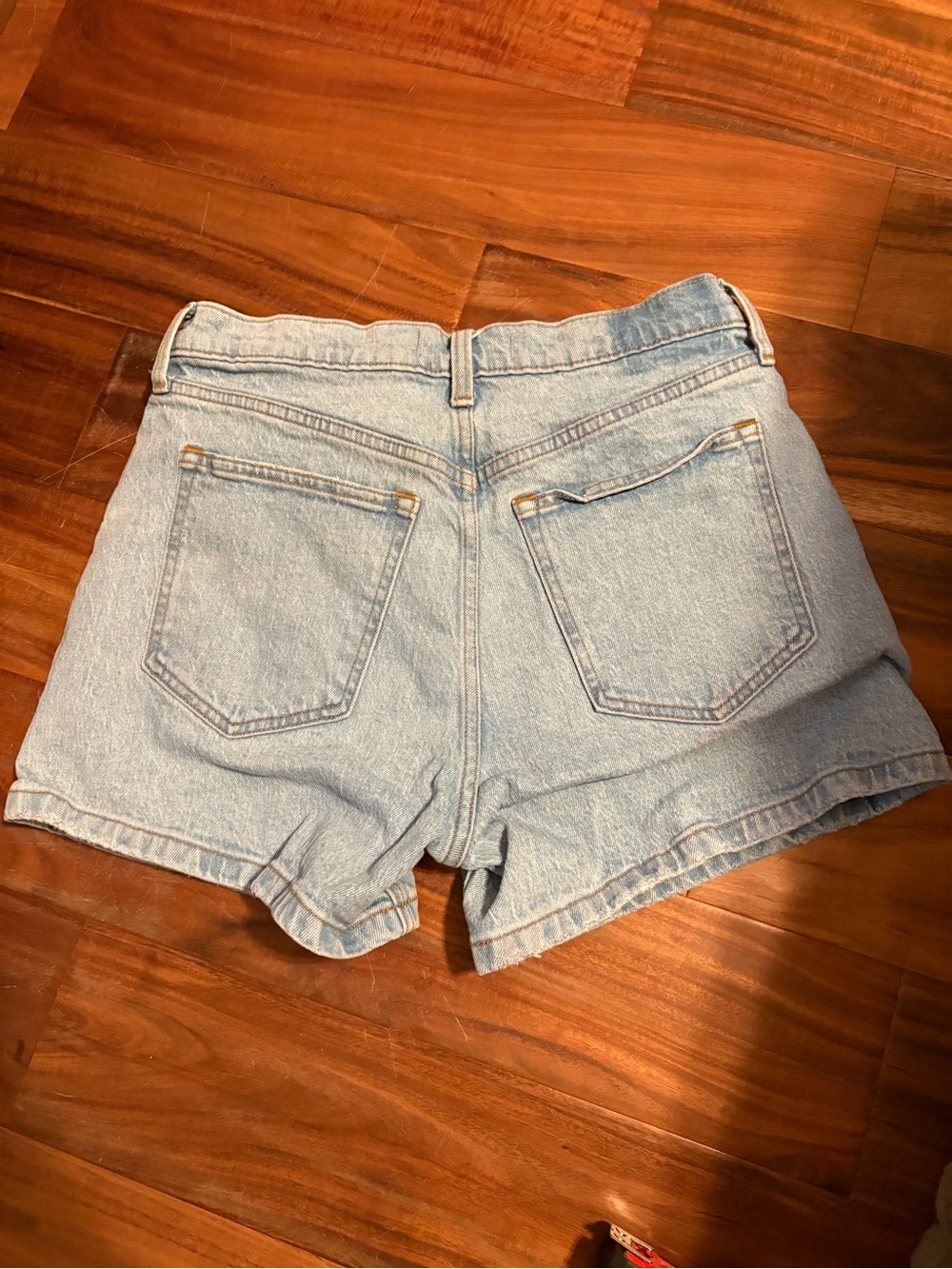 Abercrombie & Fitch 4” Dad Shorts Light Wash Denim High Rise Size 28 (1337) - Picture 5 of 8